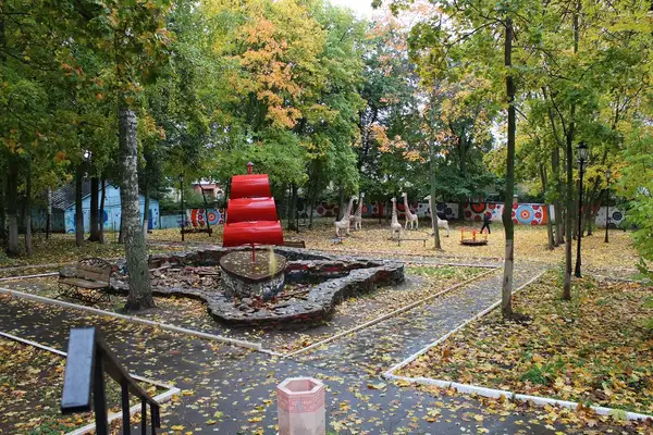 Осенняя прогулка в парке Аполло — Экскурсии и прогулки, Киров
