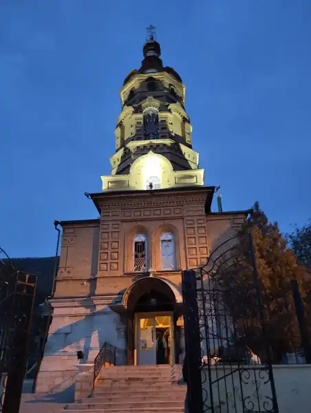 Храм Лазаря Четверодневного