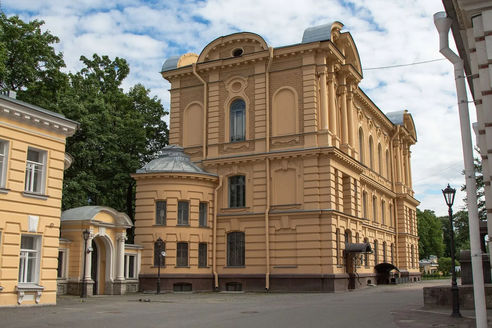 Древлехранилище Александро-Невской Лавры