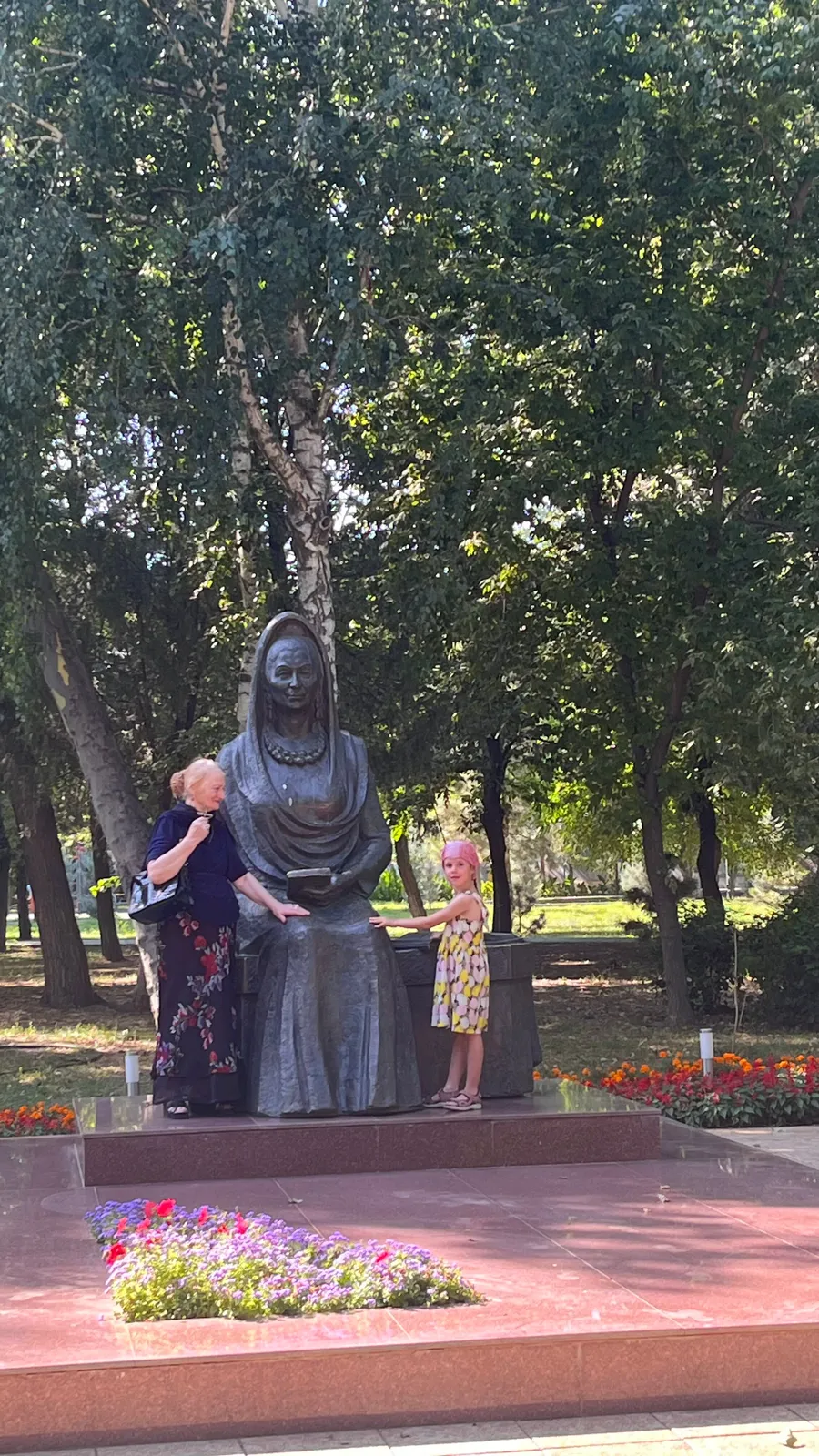 Сквер имени Фазу Алиевой, фото 2