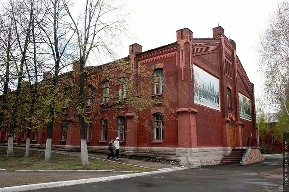 Площадь Павших Революционеров