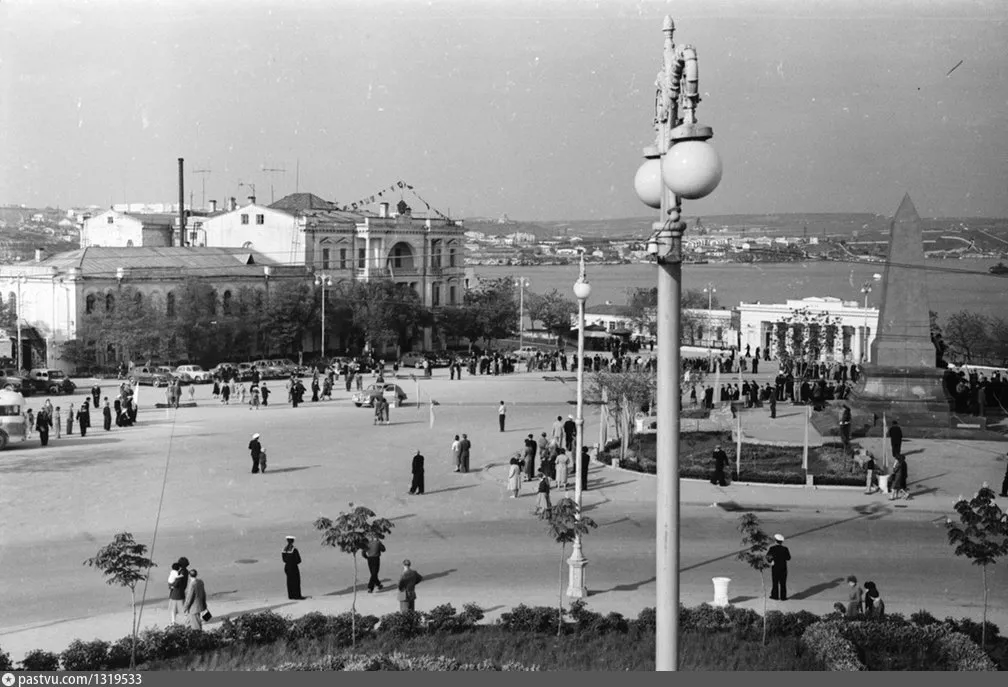 Площадь Генерала Захарова