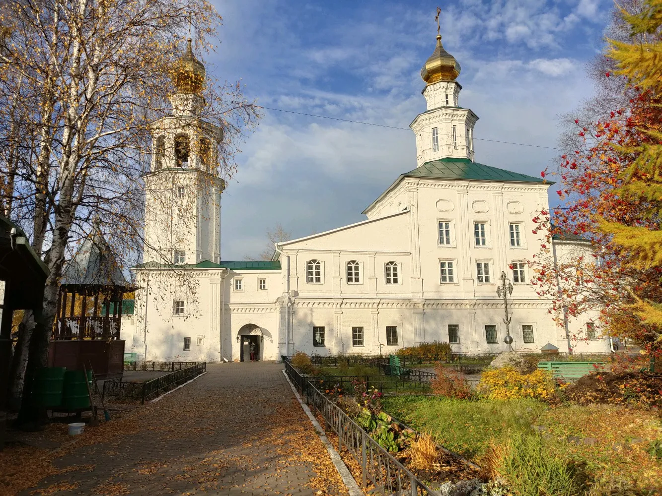 Храм Троицы Живоначальной (Свято-Троицкий храм)