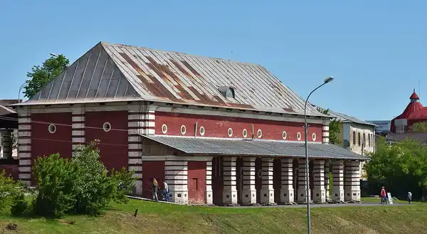 Верхний провиантский склад