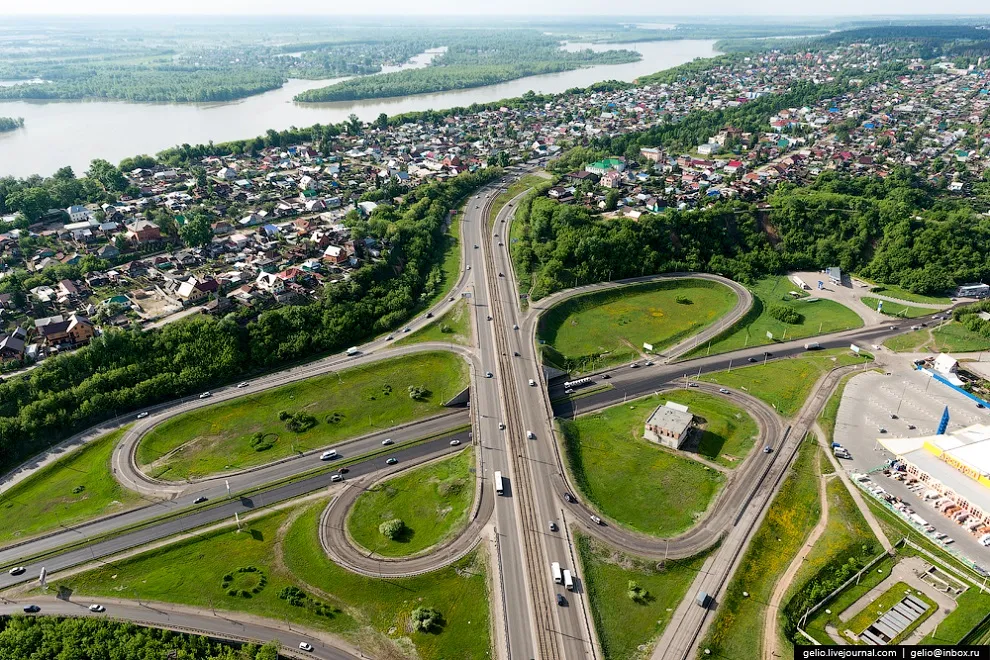 Площадь Октября