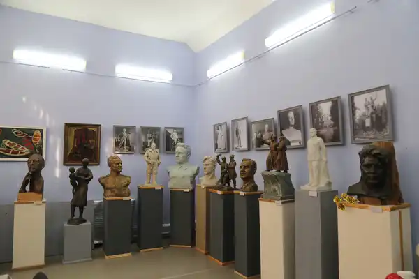 Музей скульптуры имени Петиных