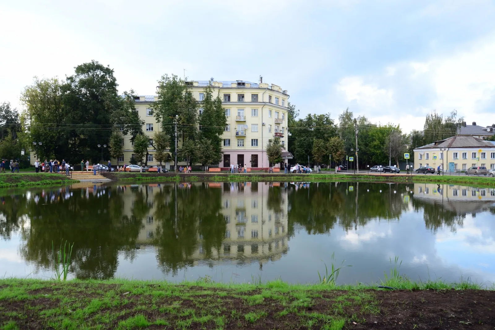 Площадь Мира