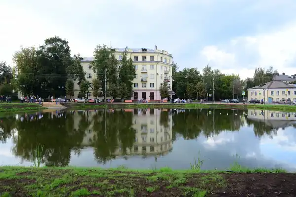 Площадь Мира