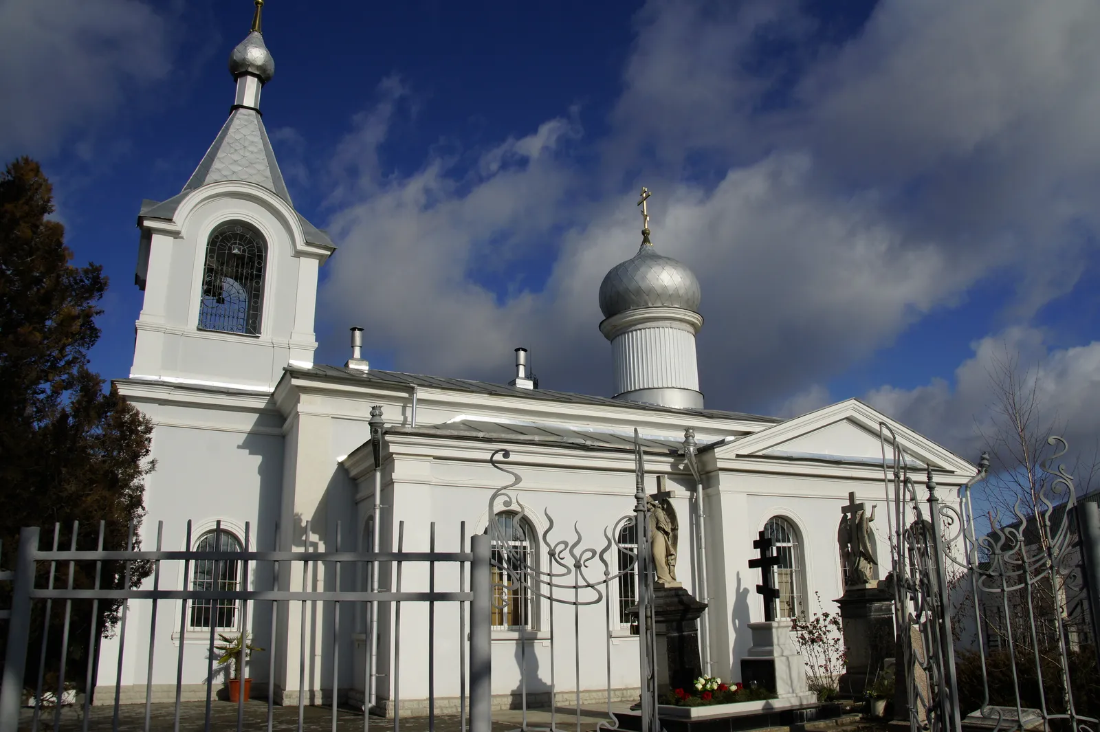 Храм Всех Святых