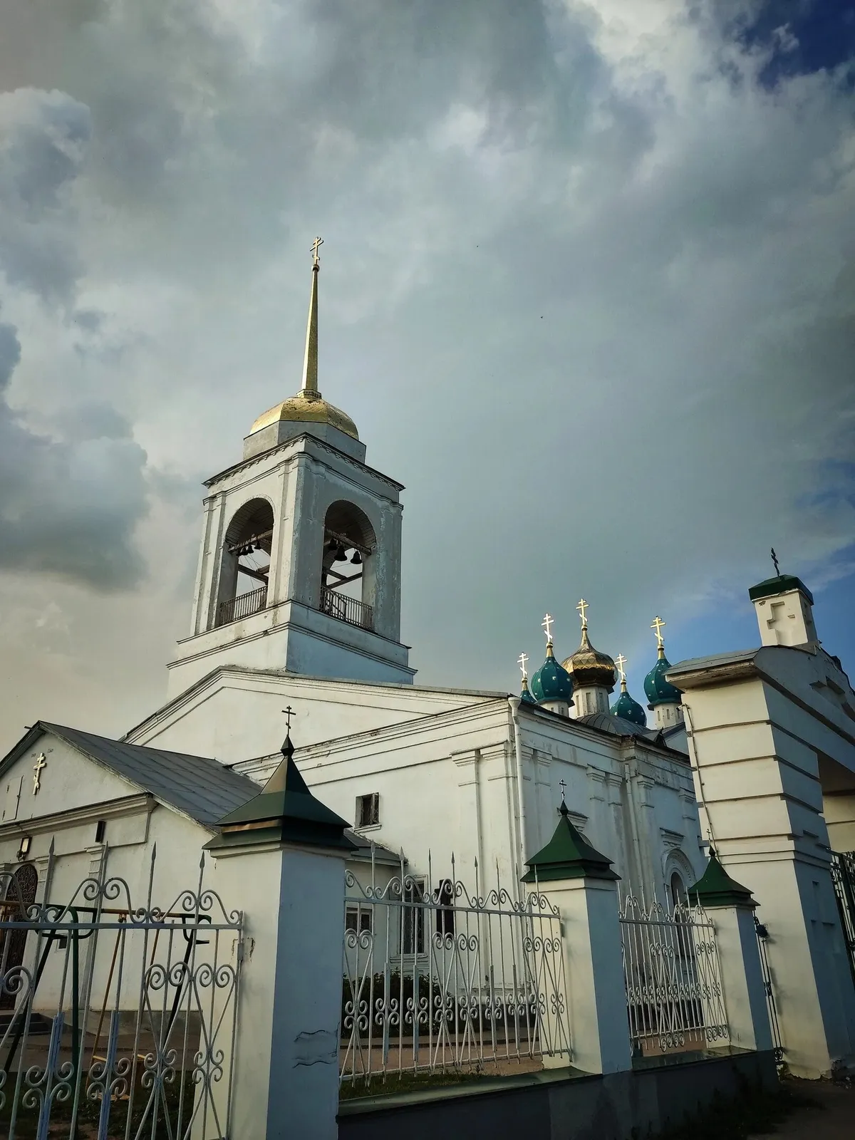 Церковь Рождества Богородицы в селе Гнилицы, фото 3