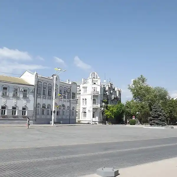 Театральная площадь