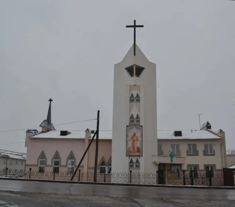 Католическая церковь святых апостолов Петра и Павла, фото 2