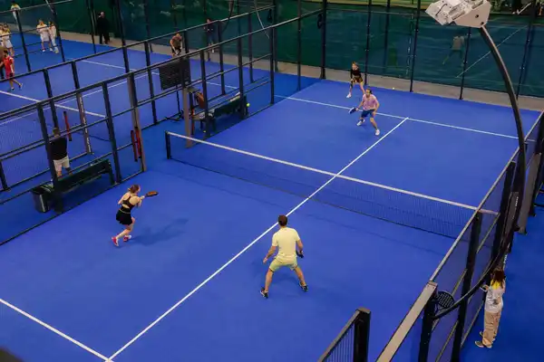 Игра в падел на открытом корте — Спорт и активный отдых, Волжский
