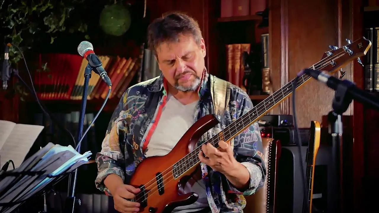 Джаз в старом дворе: концерт трио Антона Горбунова с проектом Bass Magic — Концерты и музыка, Пятигорск