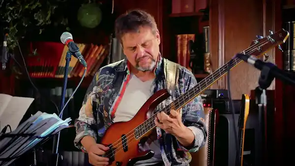 Джаз в старом дворе: концерт трио Антона Горбунова с проектом Bass Magic — Концерты и музыка, Пятигорск