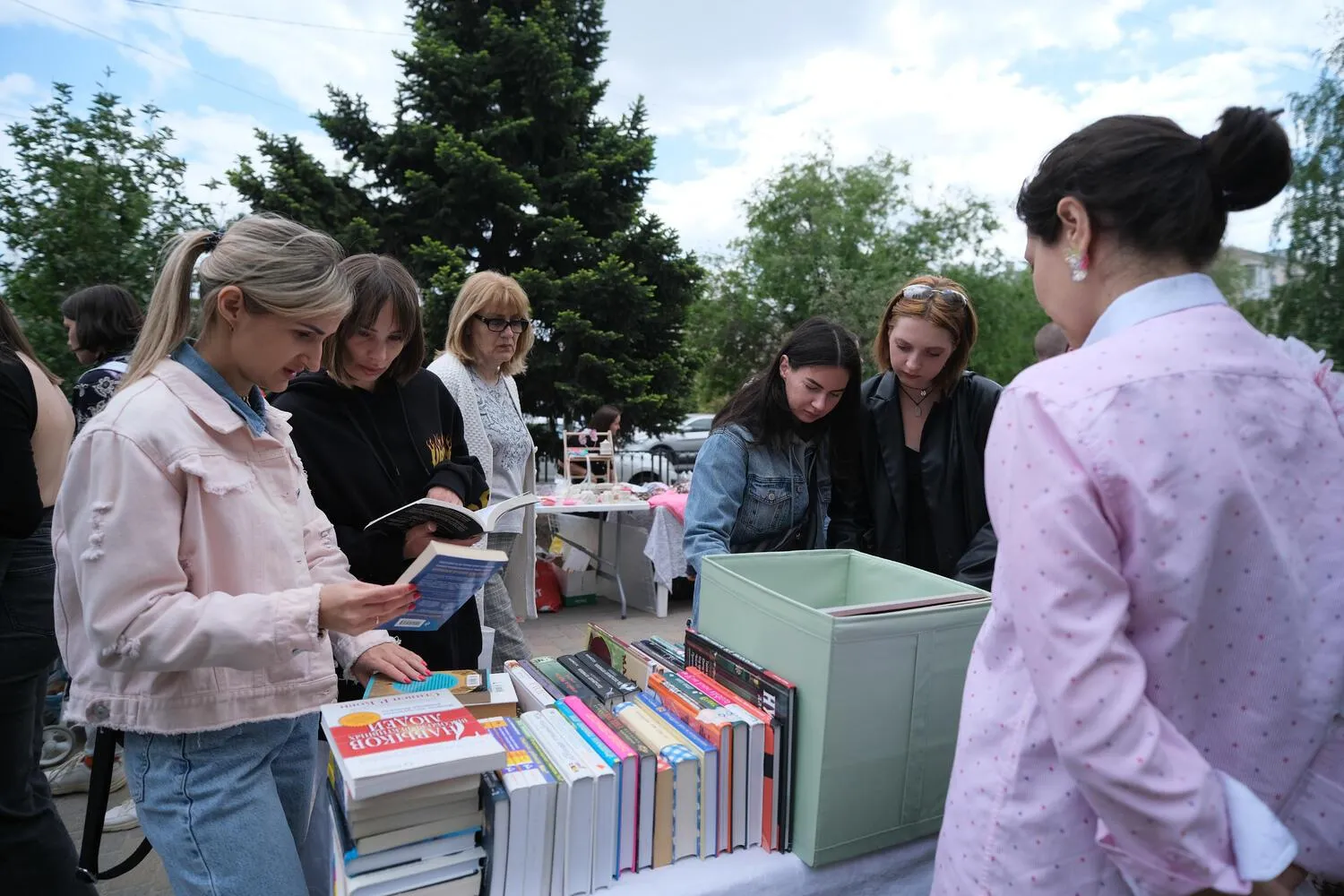 Детский книжный фестиваль «Книжники-передвижники» — Фестивали и ярмарки, Волгоград