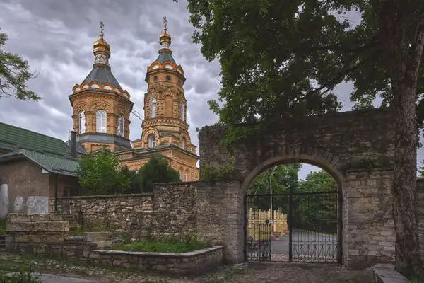 Пешеходная прогулка «Сердце города: тайны некрополя» — Экскурсии и прогулки, Пятигорск