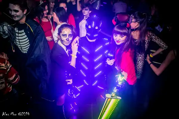 Вечеринка «HALLOWEEN Y2K» Вайб гламурных нулевых — Встречи и вечеринки, Уфа