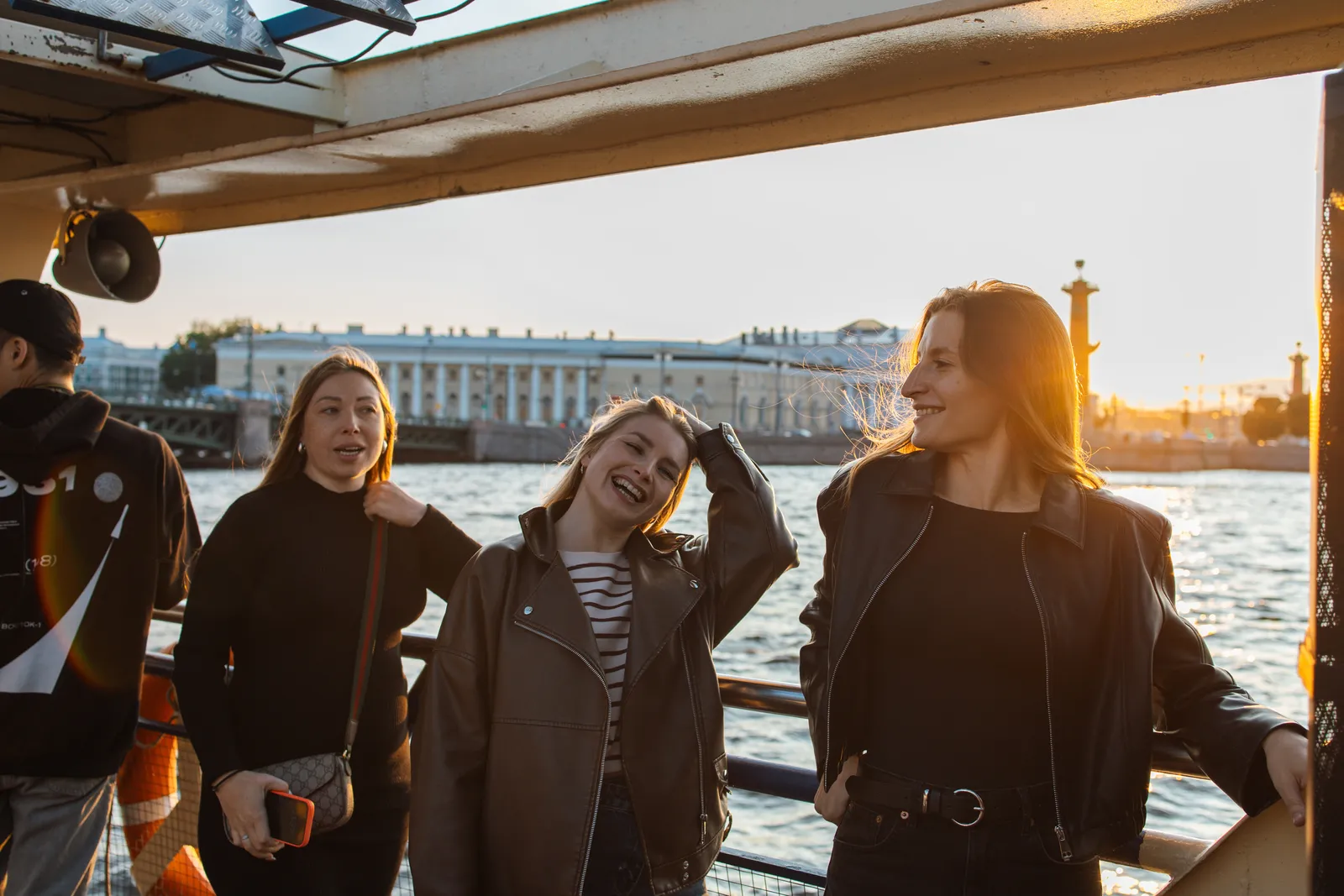 Экскурсия «Живая музыка и авторская экскурсия на Неве и заливе» — Экскурсии и прогулки, Санкт-Петербург