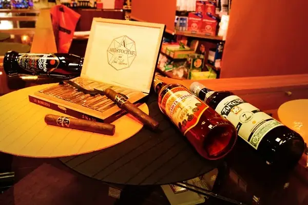 Дегустация портвейна и сигары в Fidel Cigar House — Встречи и вечеринки, Курск