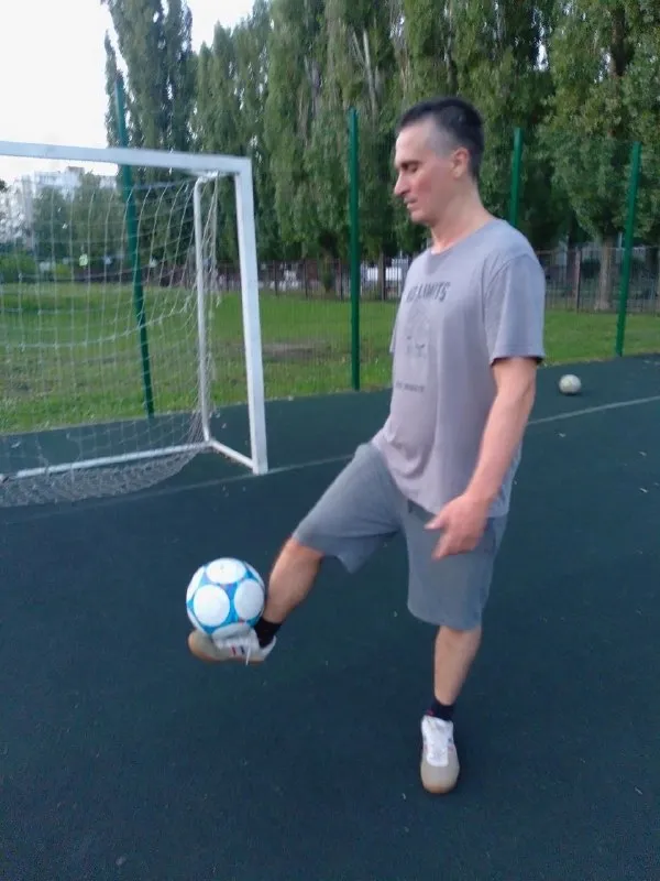 Любительский футбол на площадке — Спорт и активный отдых, Воронеж
