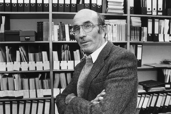Ридинг-группа: Никлас Луман. «Реальность массмедиа» — Квесты и игры, Киров