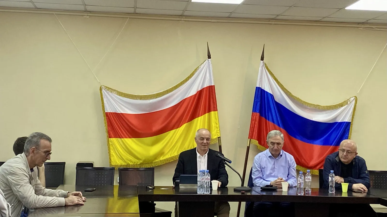 Заседание авторского проекта Германа Кулаева — Встречи и вечеринки, Владикавказ