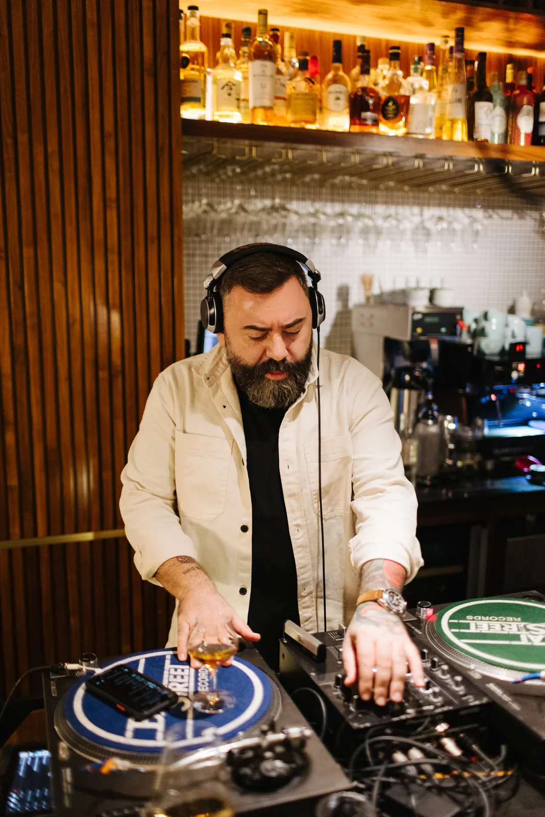 Открытие винного бистро «Парадиз» с DJ Razokov — Встречи и вечеринки, Краснодар
