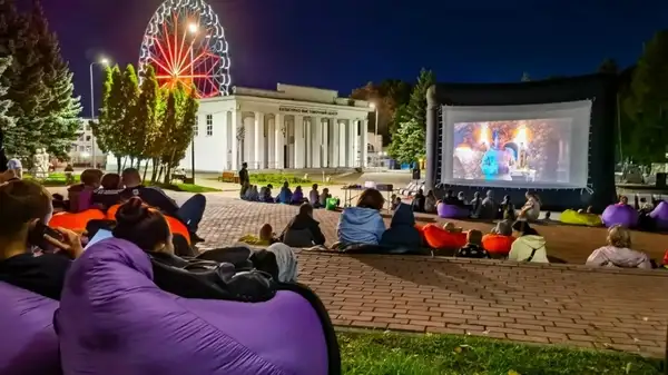 Последний открытый кинопоказ — Театры и кино, Владимир