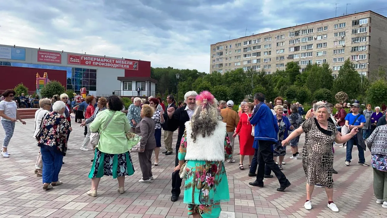 Танцевальные вечера под духовой оркестр на площади городского фонтана — Концерты и музыка, Прокопьевск