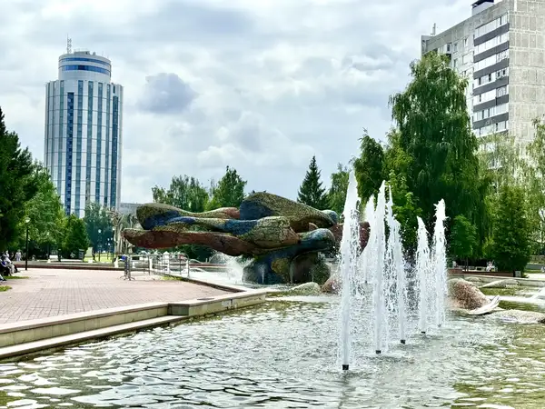 Пешеходная краеведческая экскурсия «Древо жизни Ильдара Ханова» — Экскурсии и прогулки, Набережные Челны
